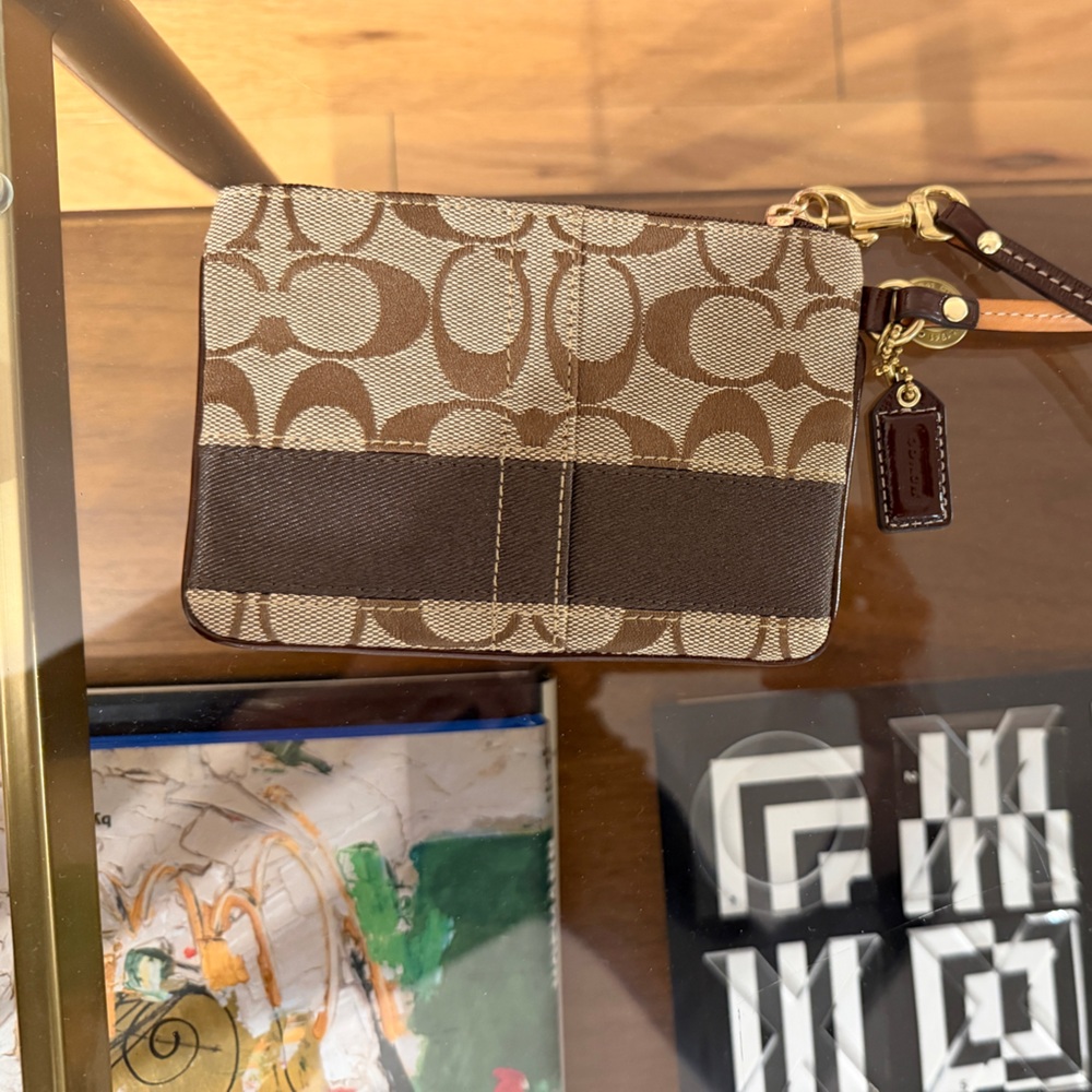 Vintage coast wristlet